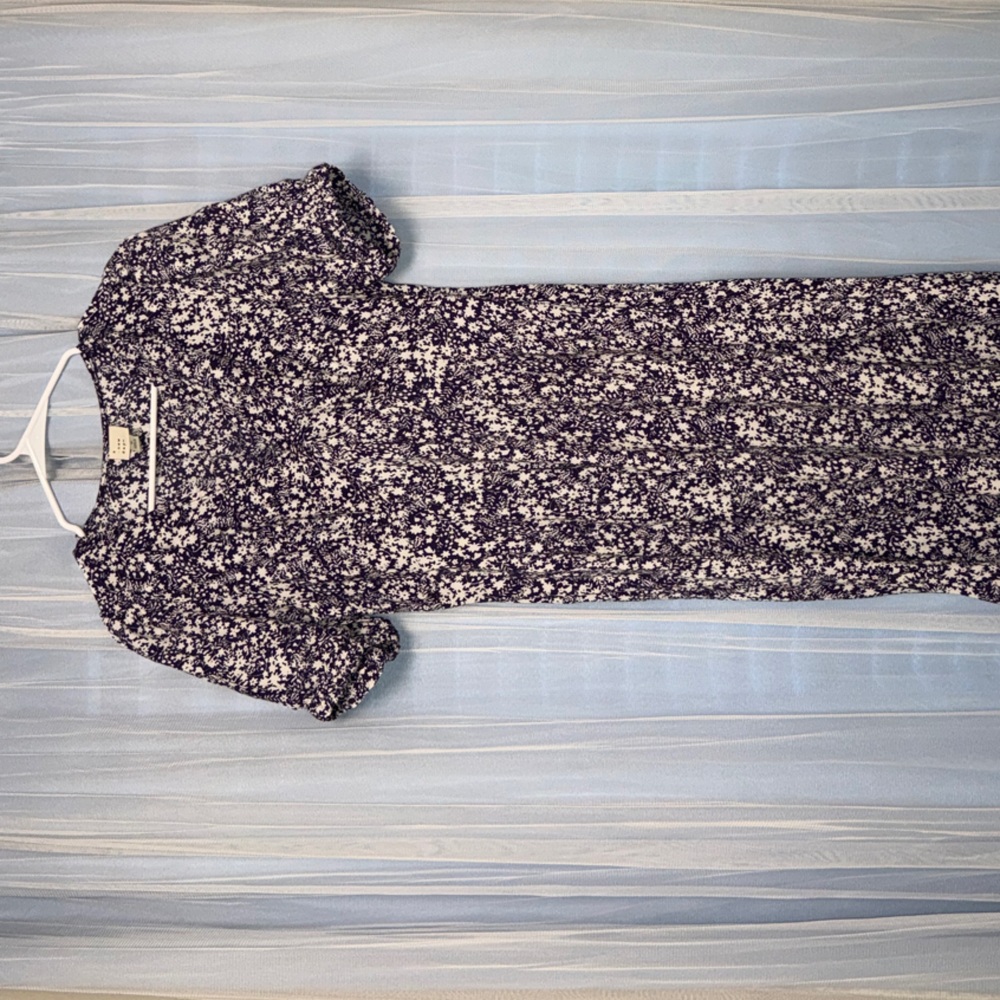 A New Day Navy and White Floral Blouse - Picture 4 of 5